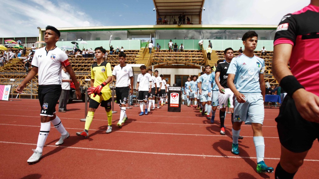 ¡Fiesta en Macul! Colo Colo Sub 15 se quedó con el trofeo del Campeonato Gatorade Clausura 2018