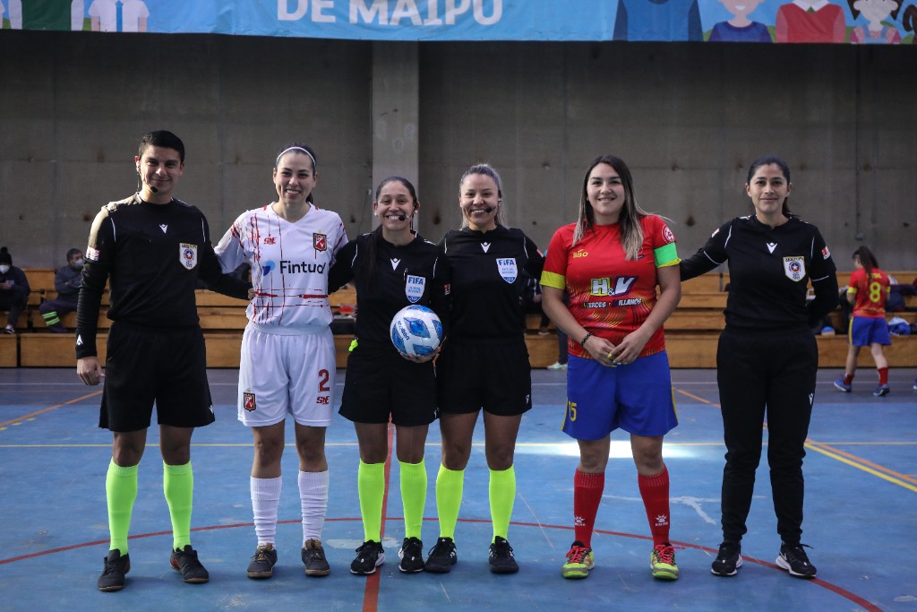 Las postales del título de Deportes Valdivia en el Futsal Femenino Sportway.cl 