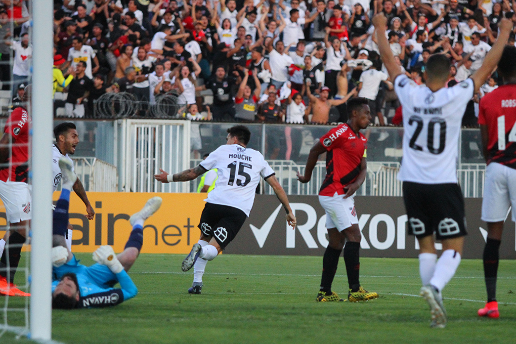 Colo Colo sumó un valioso triunfo en el grupo C tras superar a Athletico Paranaense