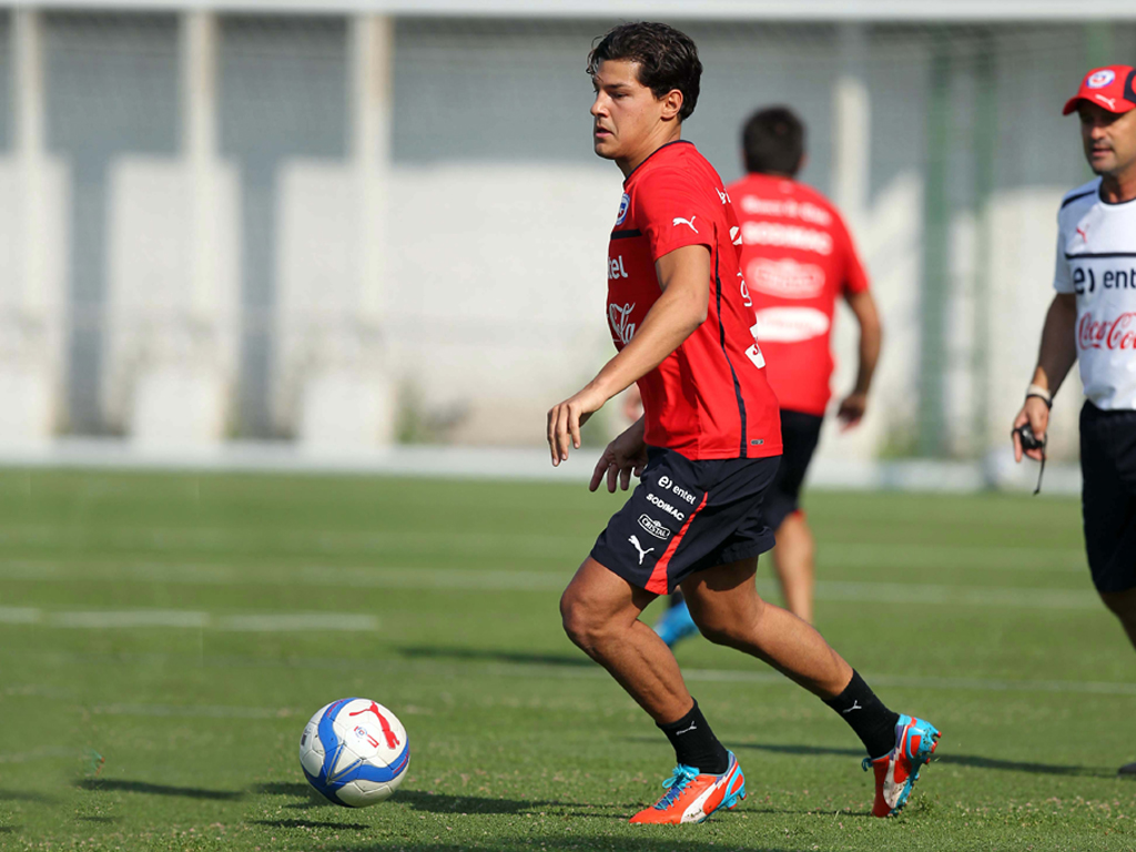 SELECCIÓN CHILENA ENTRENA EN DOBLE TURNO DE CARA AL PARTIDO CON COSTA RICA