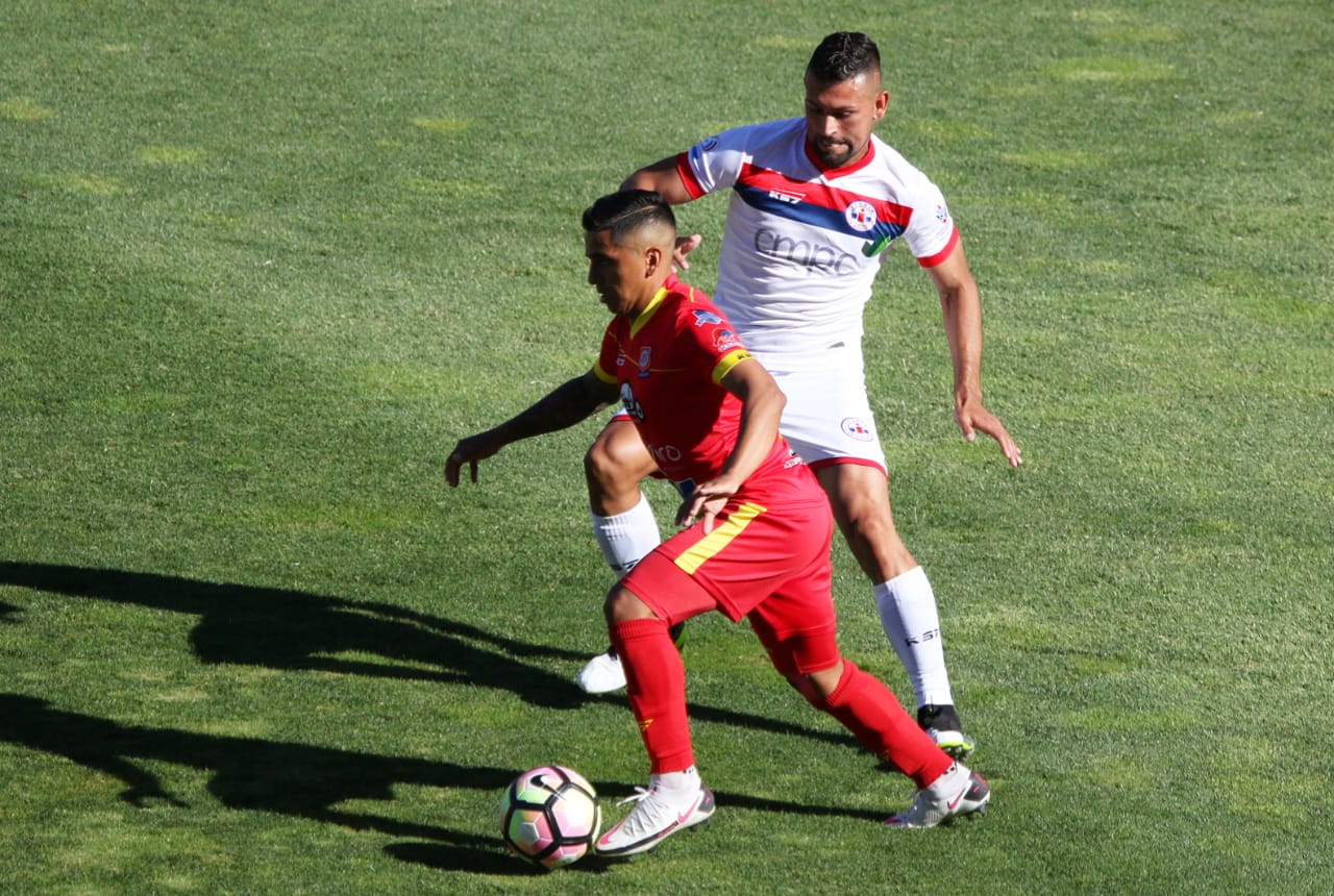 Independiente de Cauquenes e Iberia reparten puntos en Talca