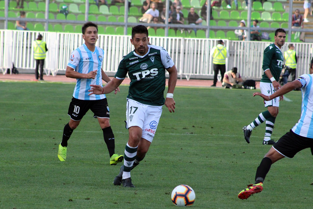 Santiago Wanderers extremó recursos frente a Magallanes y estira la ventaja al frente del Campeonato Primera B