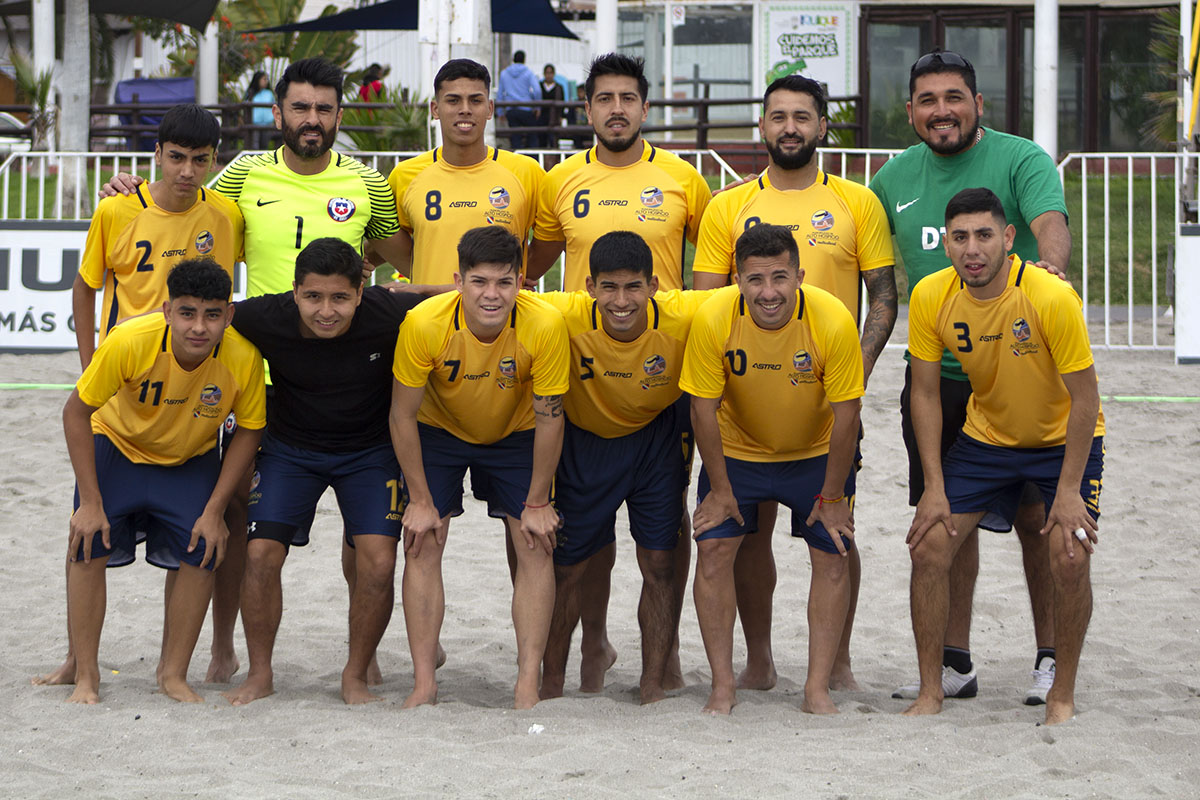 Ya están los semifinalistas de la Liga de Fútbol Playa Deportes Iquique