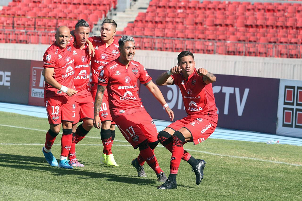 Ñublense venció a Puerto Montt y mantiene viva su ilusión de volver a Primera División