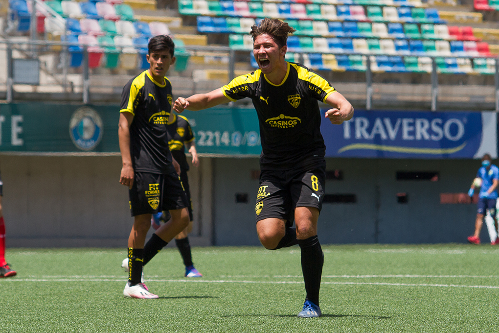 Fernández Vial sigue en racha ganadora tras victoria ante Colina